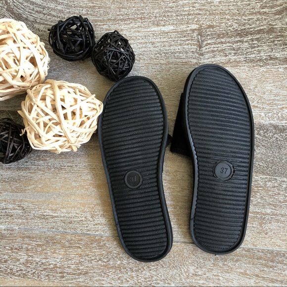 Blis Women’s Slipper in Black Velcro - Picture 4 of 4